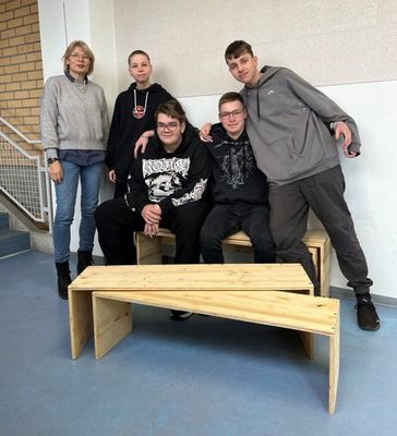 Teaserbild für Neue Bänke für die Grundschüler