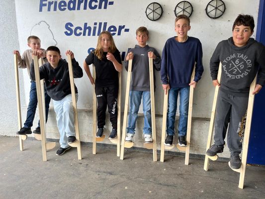 Teaserbild für Neue Stelzen für den Pausenhof