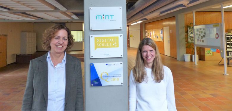 Teaserbild für Gymnasium Renningen – Auszeichnung als MINT-freundliche und Digitale Schule 2025