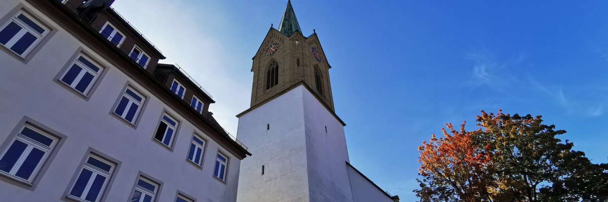 Blick auf Petruskirche Bürgerbüro Renningen