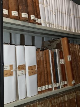 Archivbestand im Regal