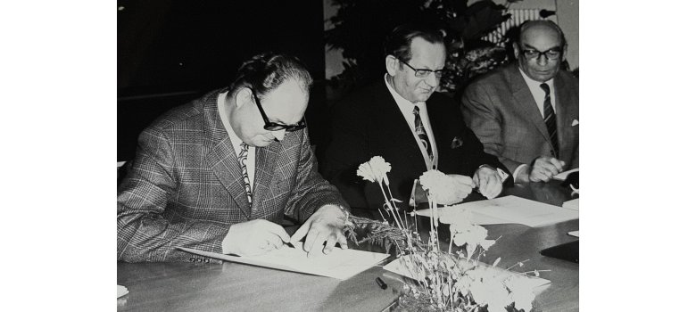 Unterzeichnung des Eingemeindungsvertrags 1972